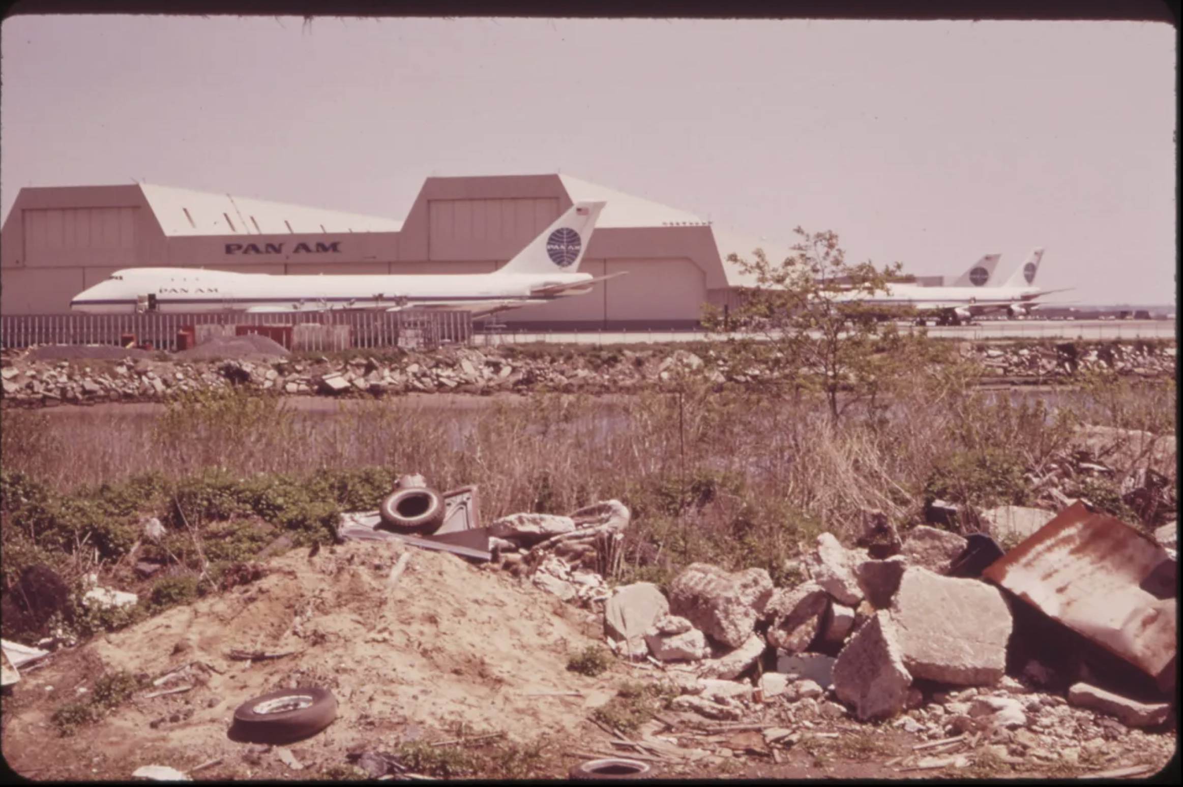 26 Photos Remembering When Everybody Littered