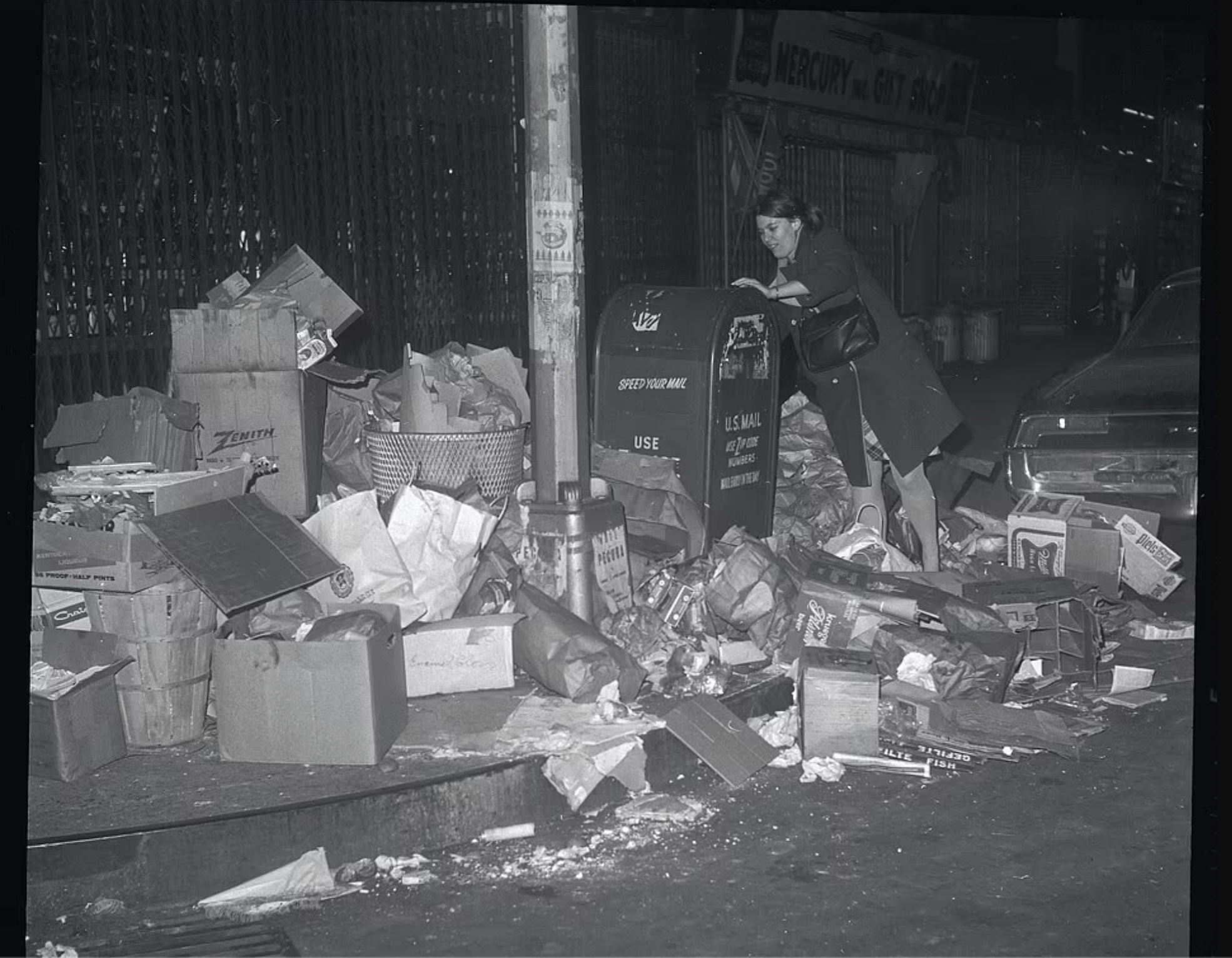 26 Photos Remembering When Everybody Littered