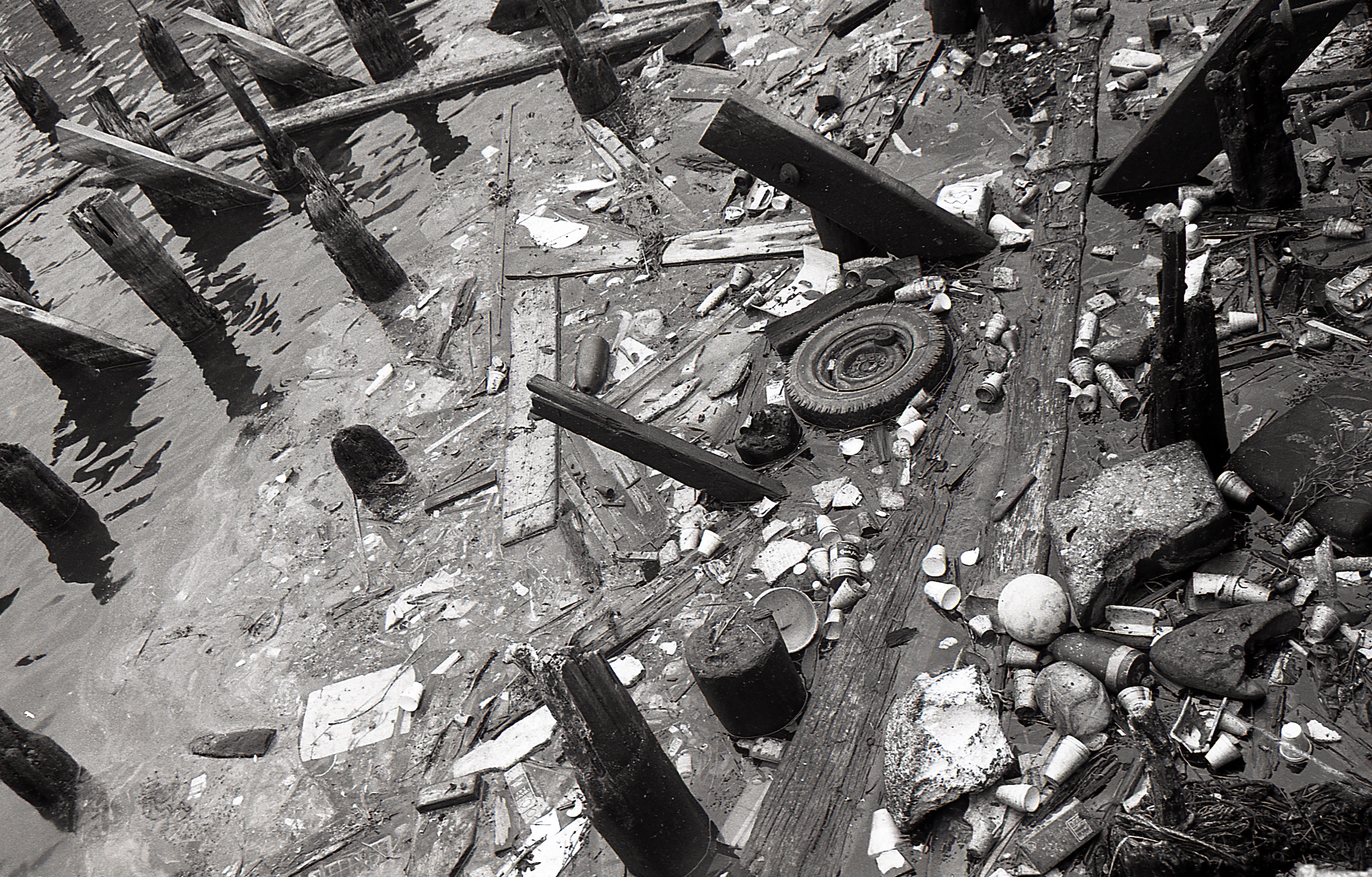 26 Photos Remembering When Everybody Littered