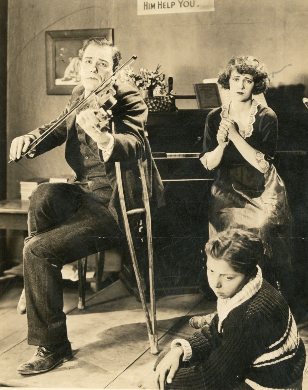 19 Photos Remembering The Man Of A Thousand Faces