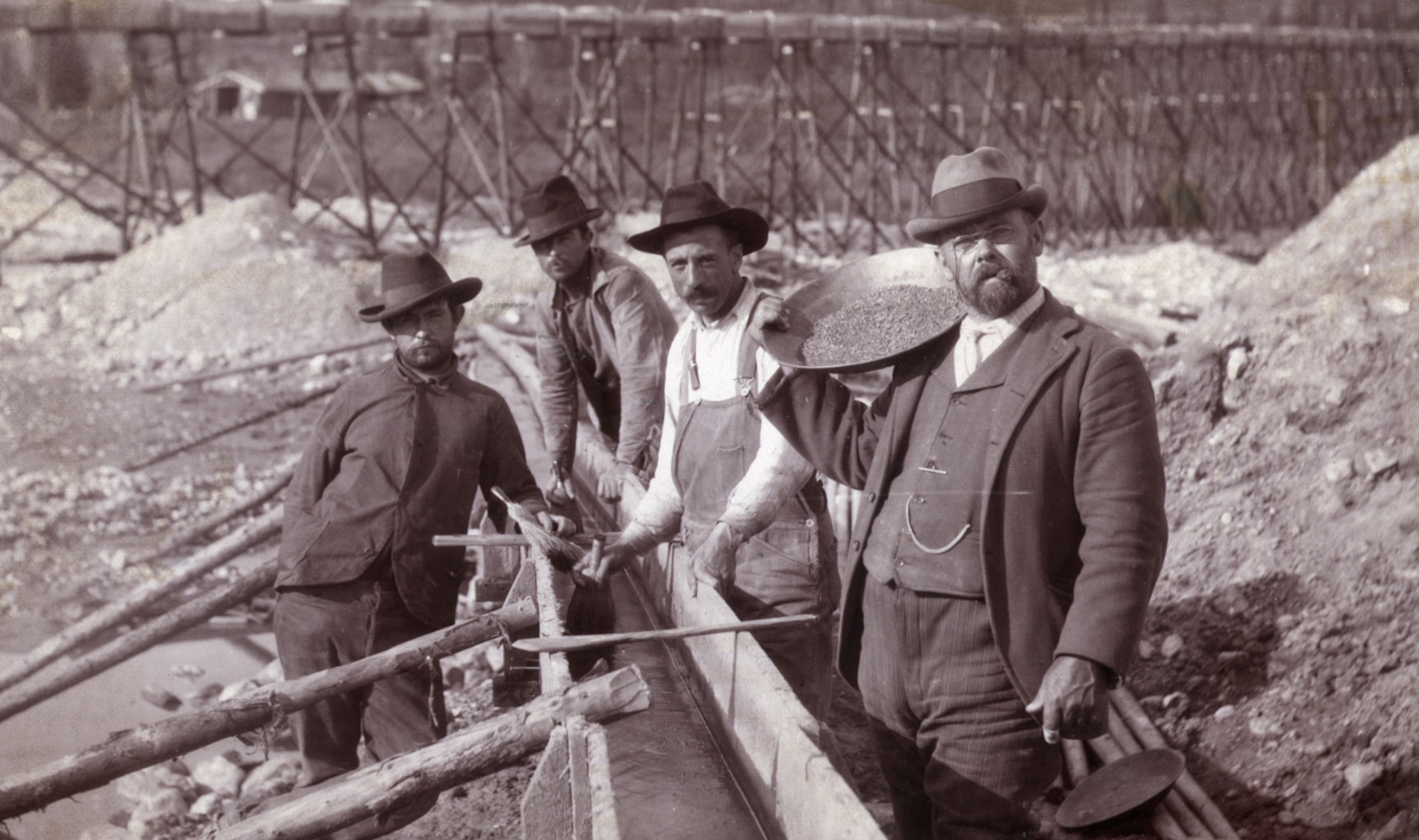 27 1800s Pics From The American Gold Rush