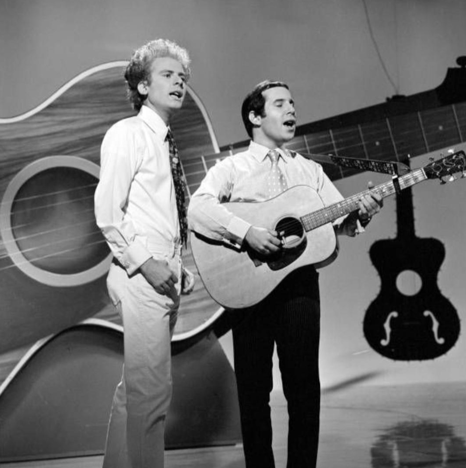 Here's To Simon & Garfunkel 70's Pics, Mrs. Robinson