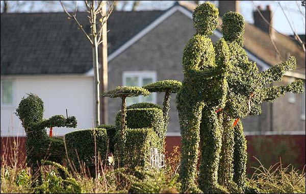 Fans vandalized a sculpture