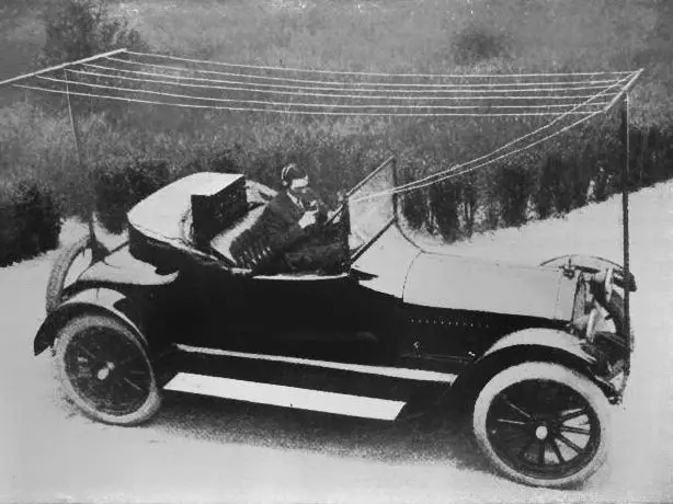 The Car Radio (1919)