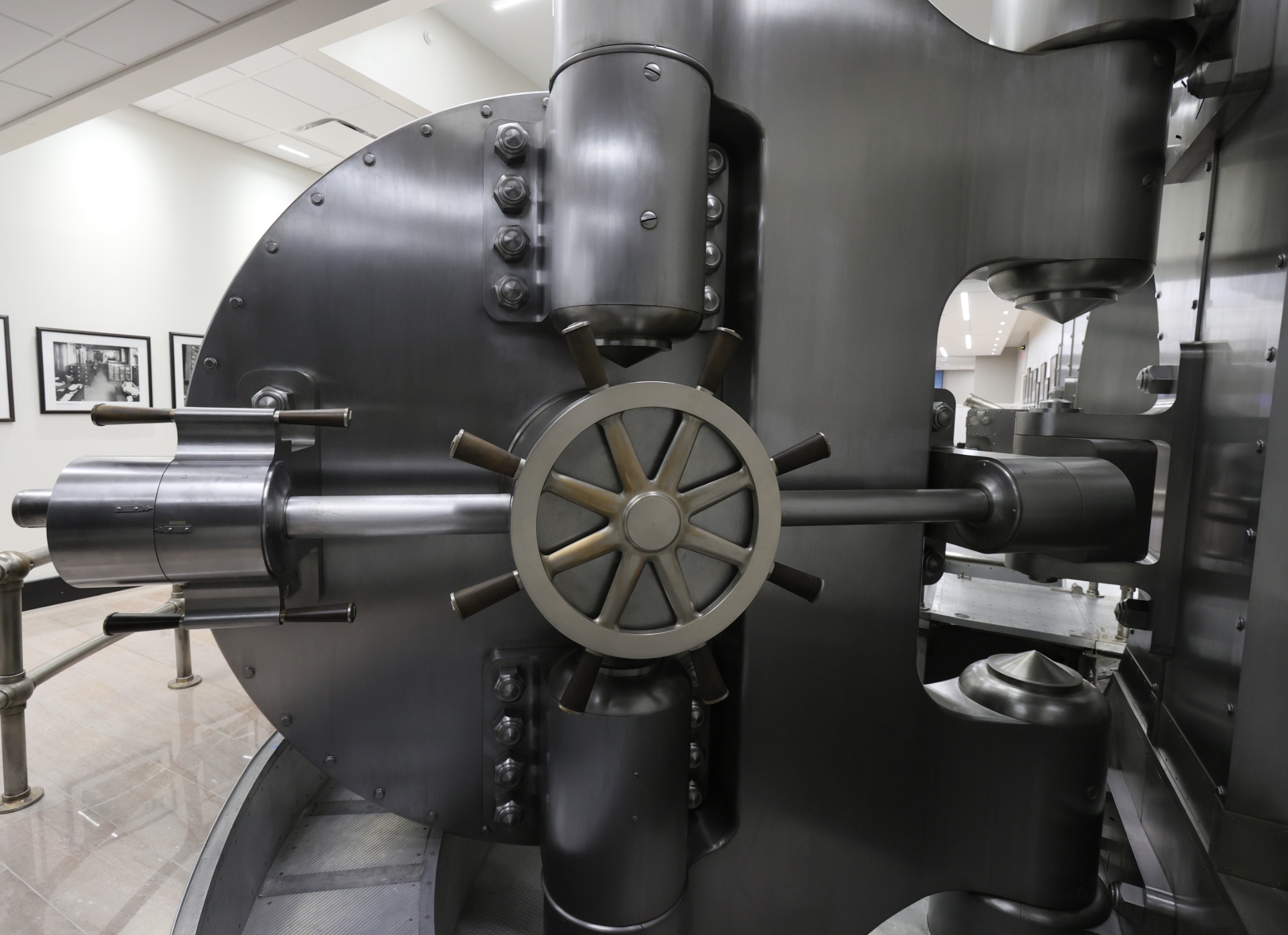 Largest bank vault door in the world