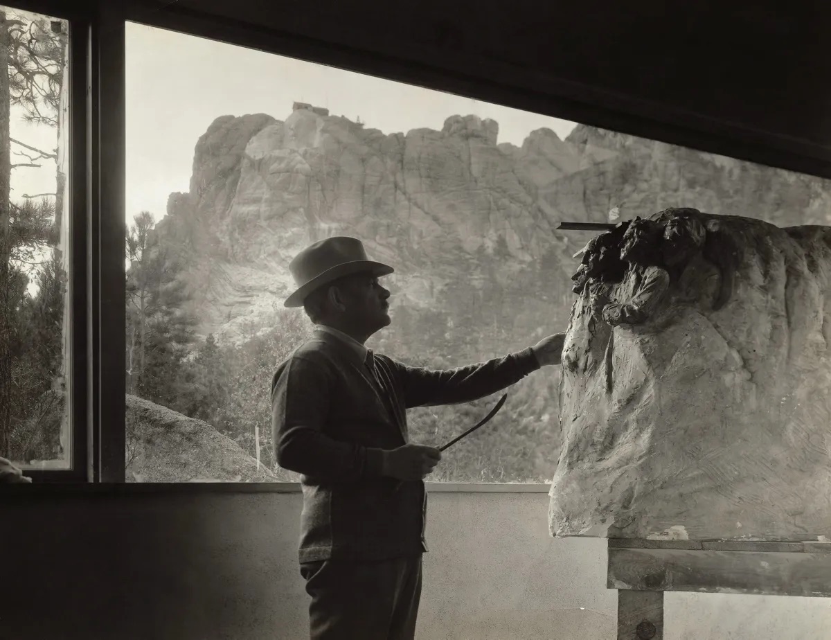 Gutzom Borglum working on his model in 1927.