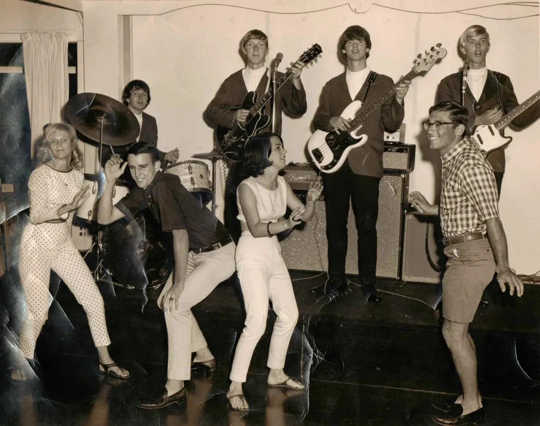 Performing as "The Allman Joys"