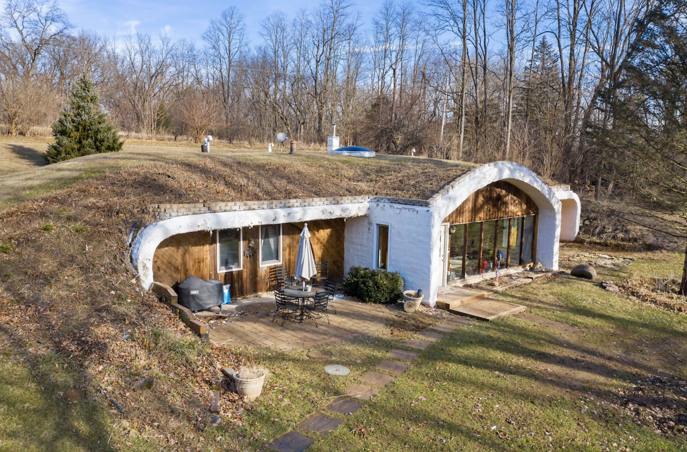 22 Earth Homes That Look Very Homey