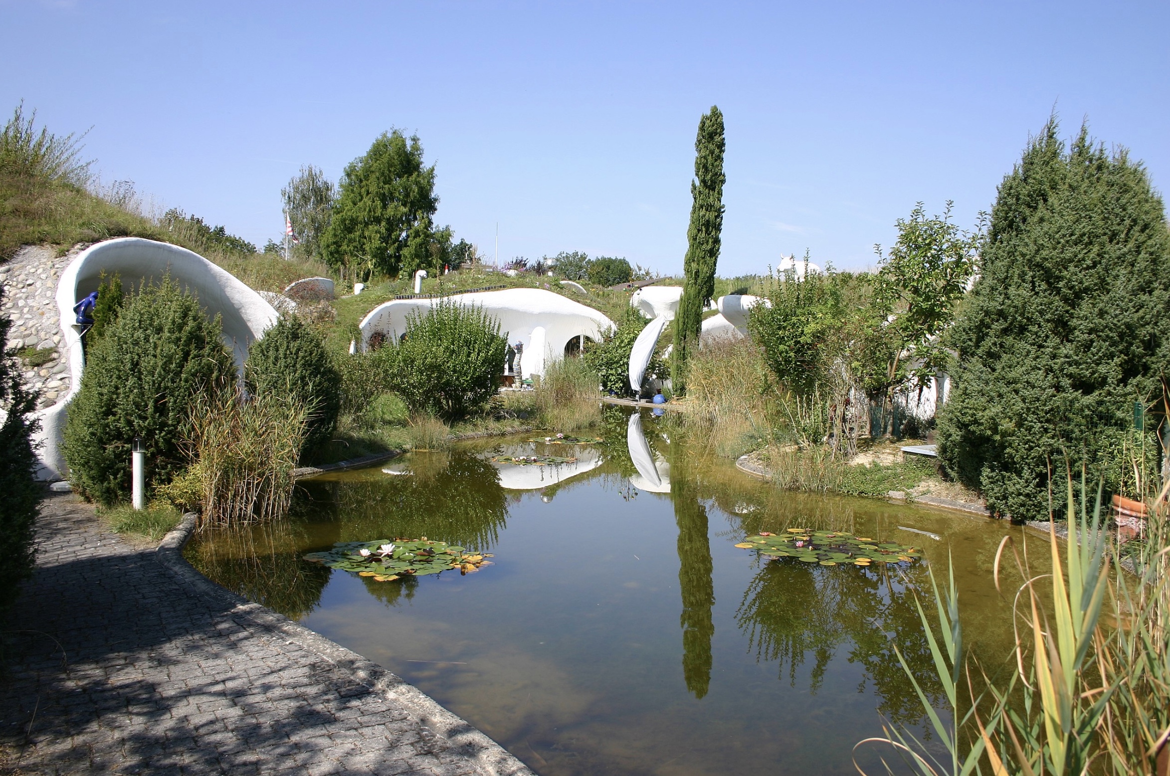 22 Earth Homes That Look Very Homey