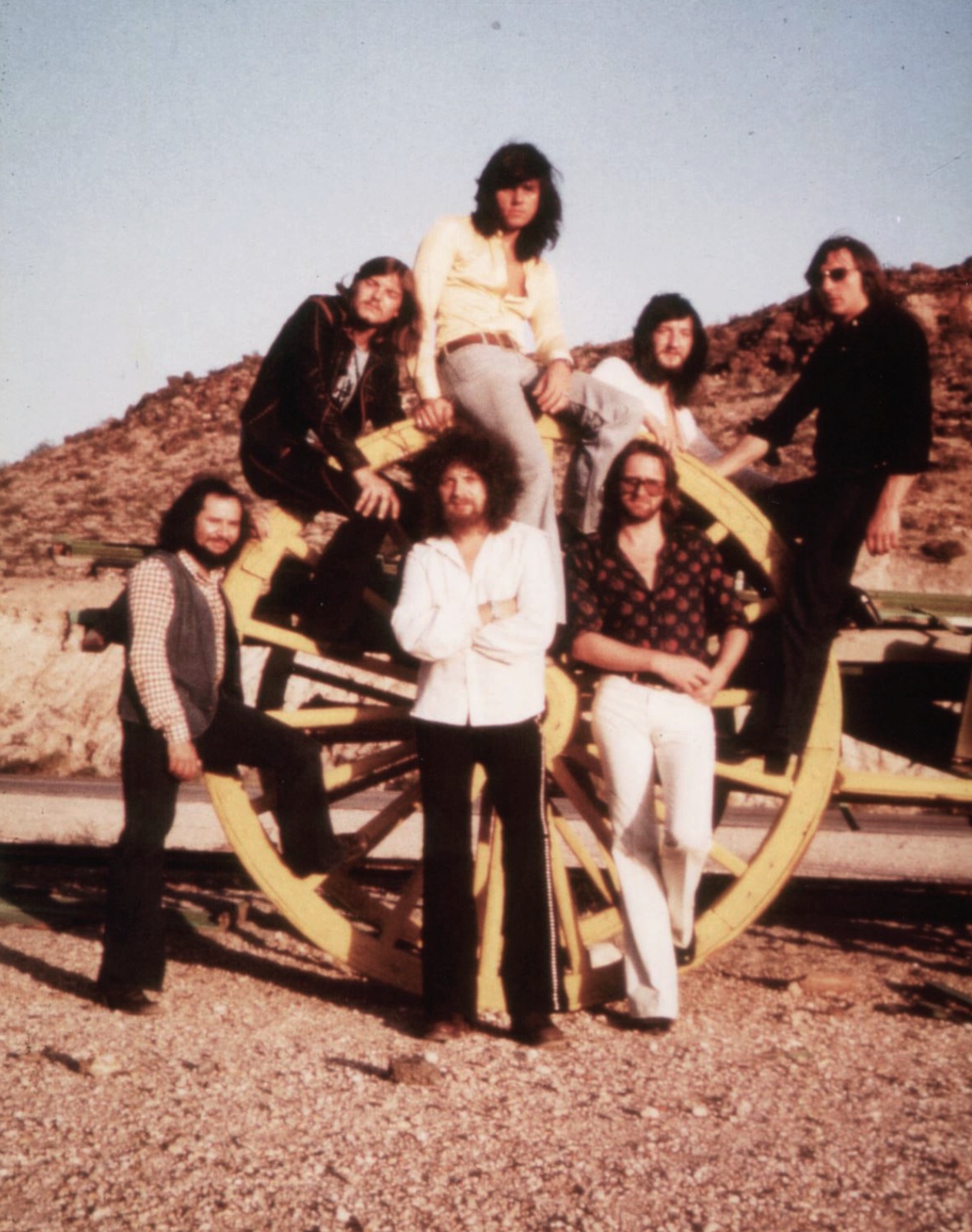 21 1970s Photos Of ELO That Won’t Bring You Down