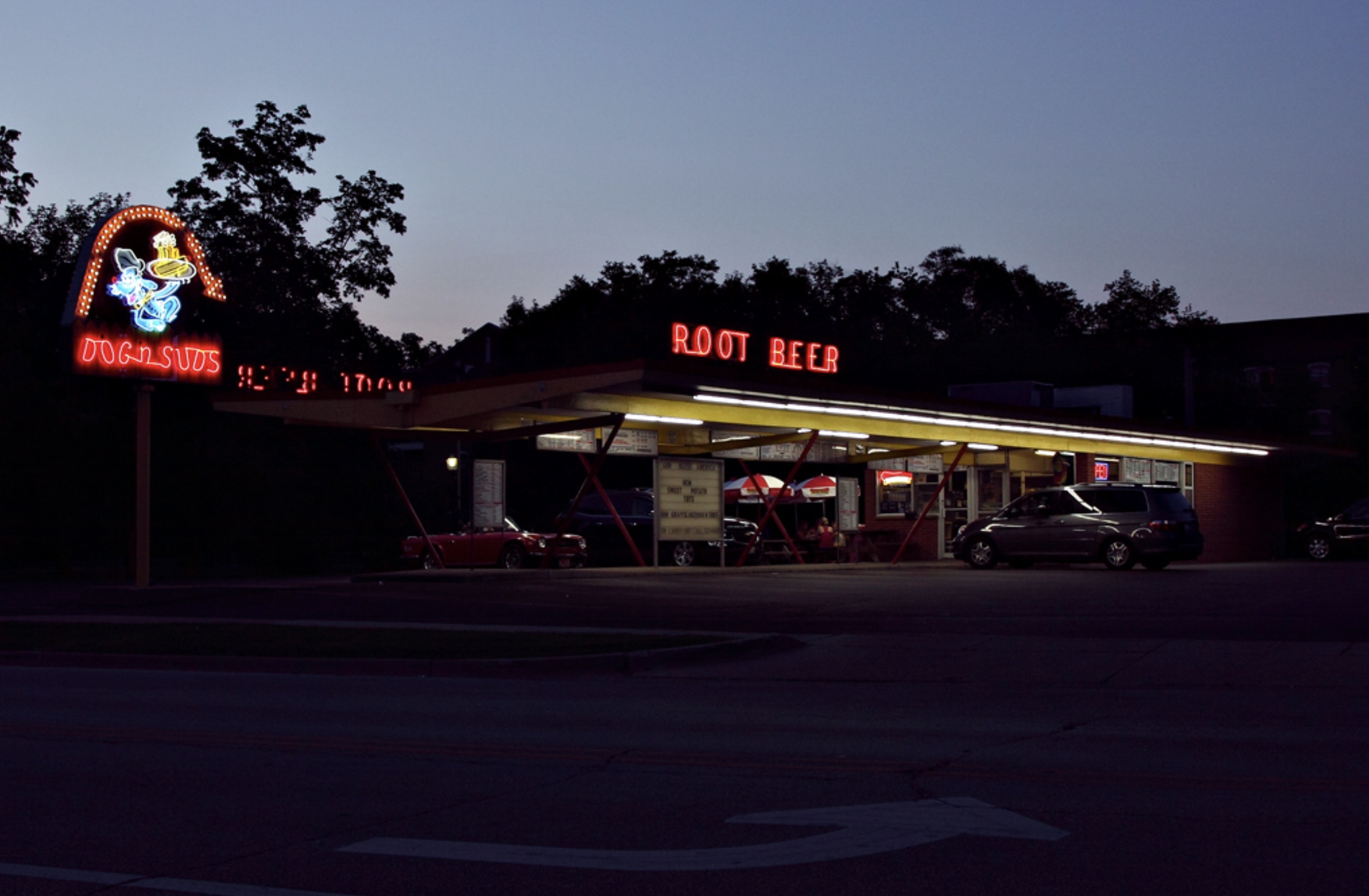 17 1970s Pics Remembering Dog N Suds Drive-Ins
