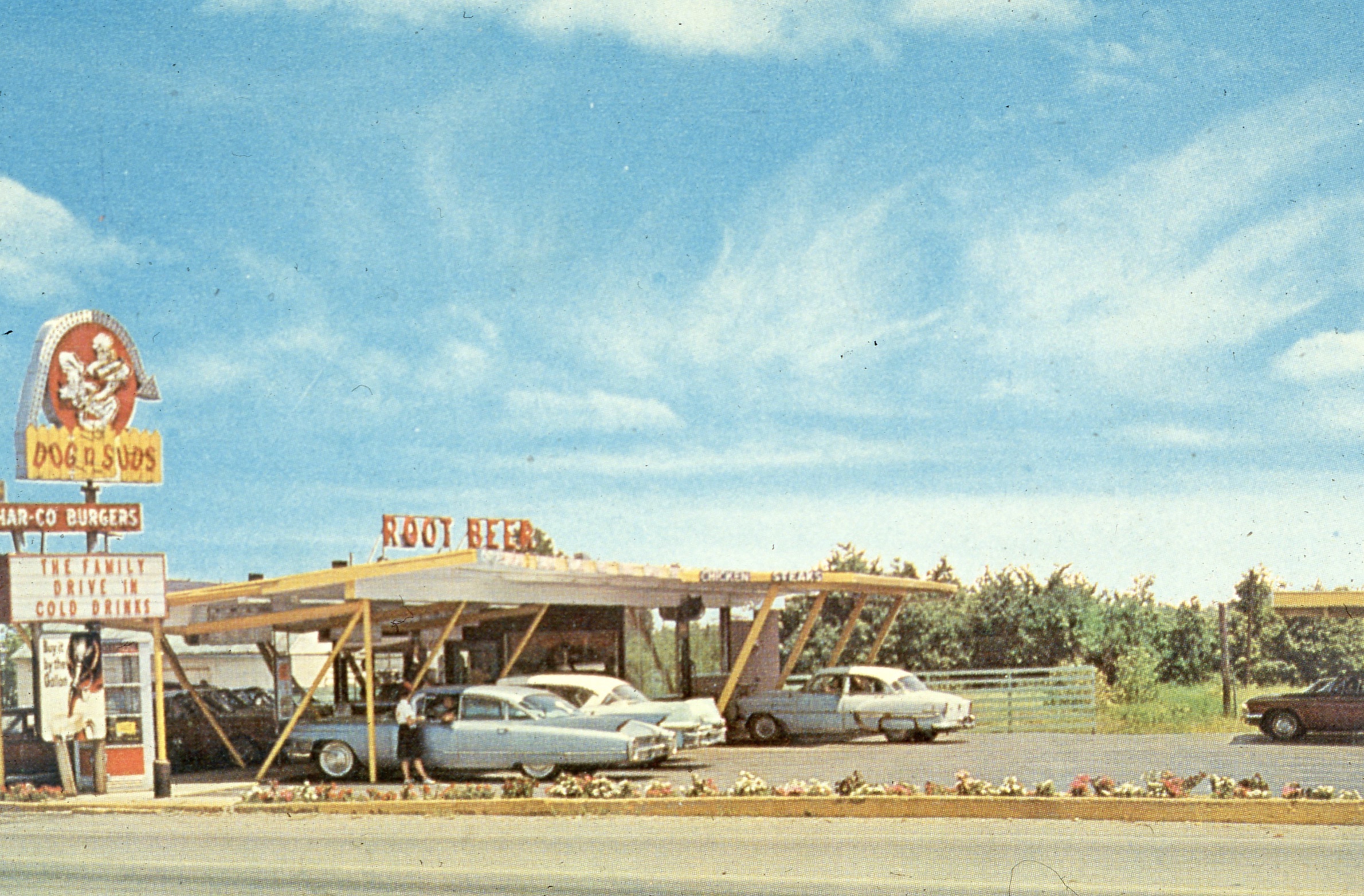 17 1970s Pics Remembering Dog N Suds Drive-Ins