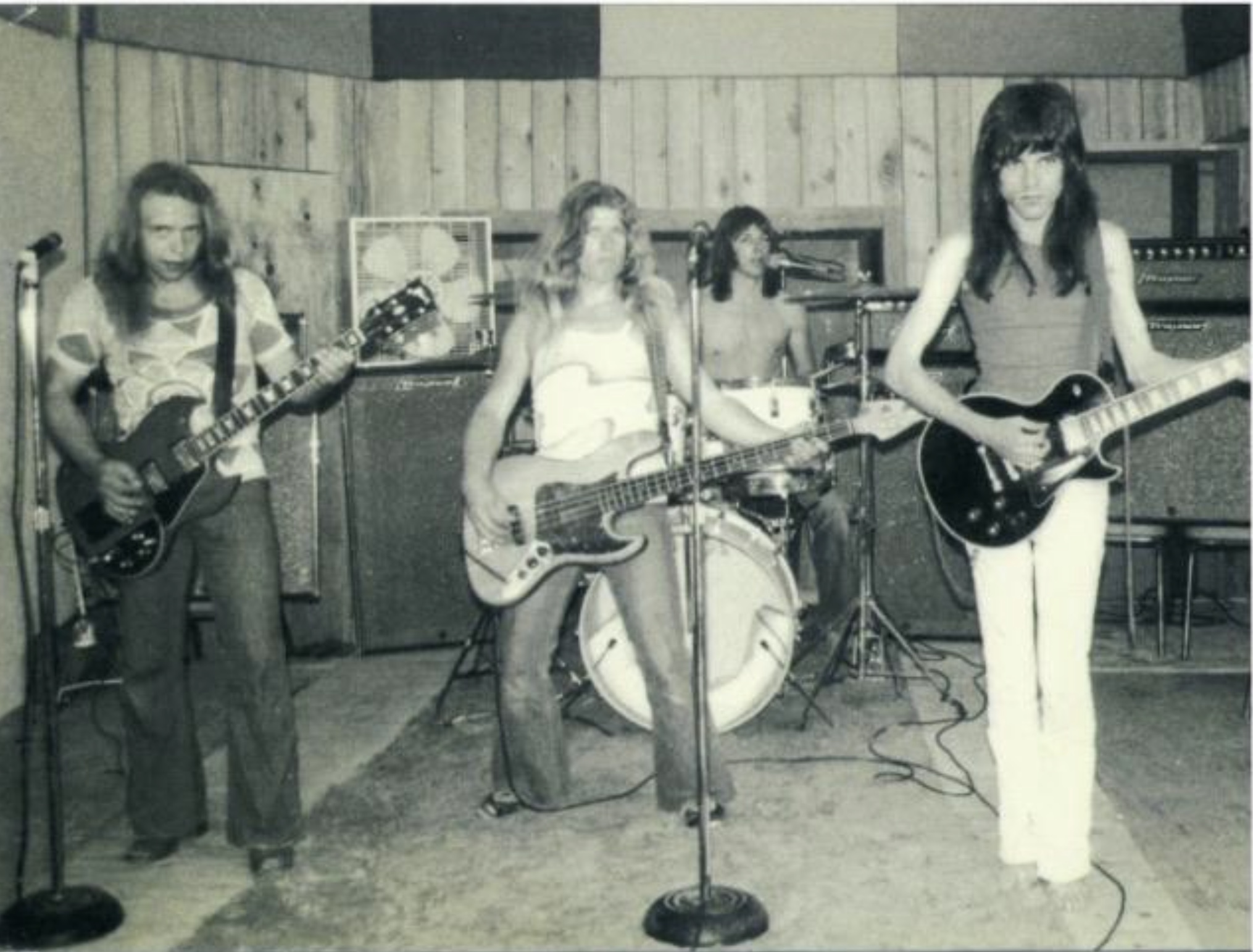 21 Photos Of 60s & 70s Garage Bands Rocking Out