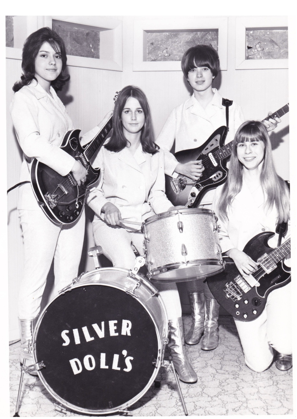21 Photos Of 60s & 70s Garage Bands Rocking Out