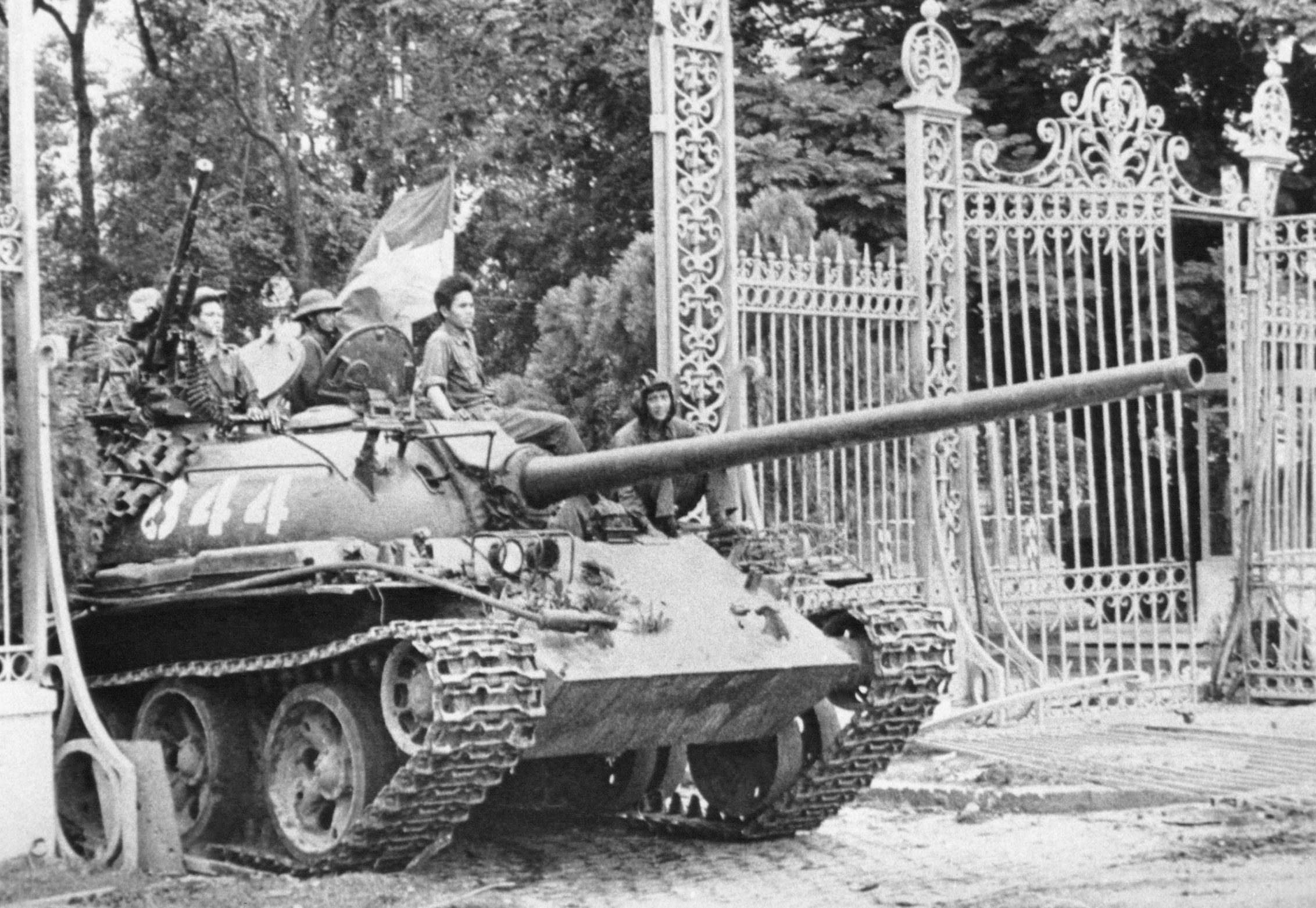 19 Photos Remembering The Fall Of Saigon