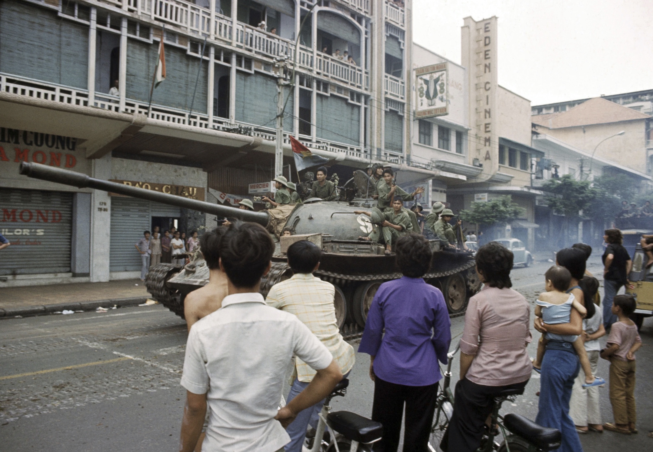 19 Photos Remembering The Fall Of Saigon