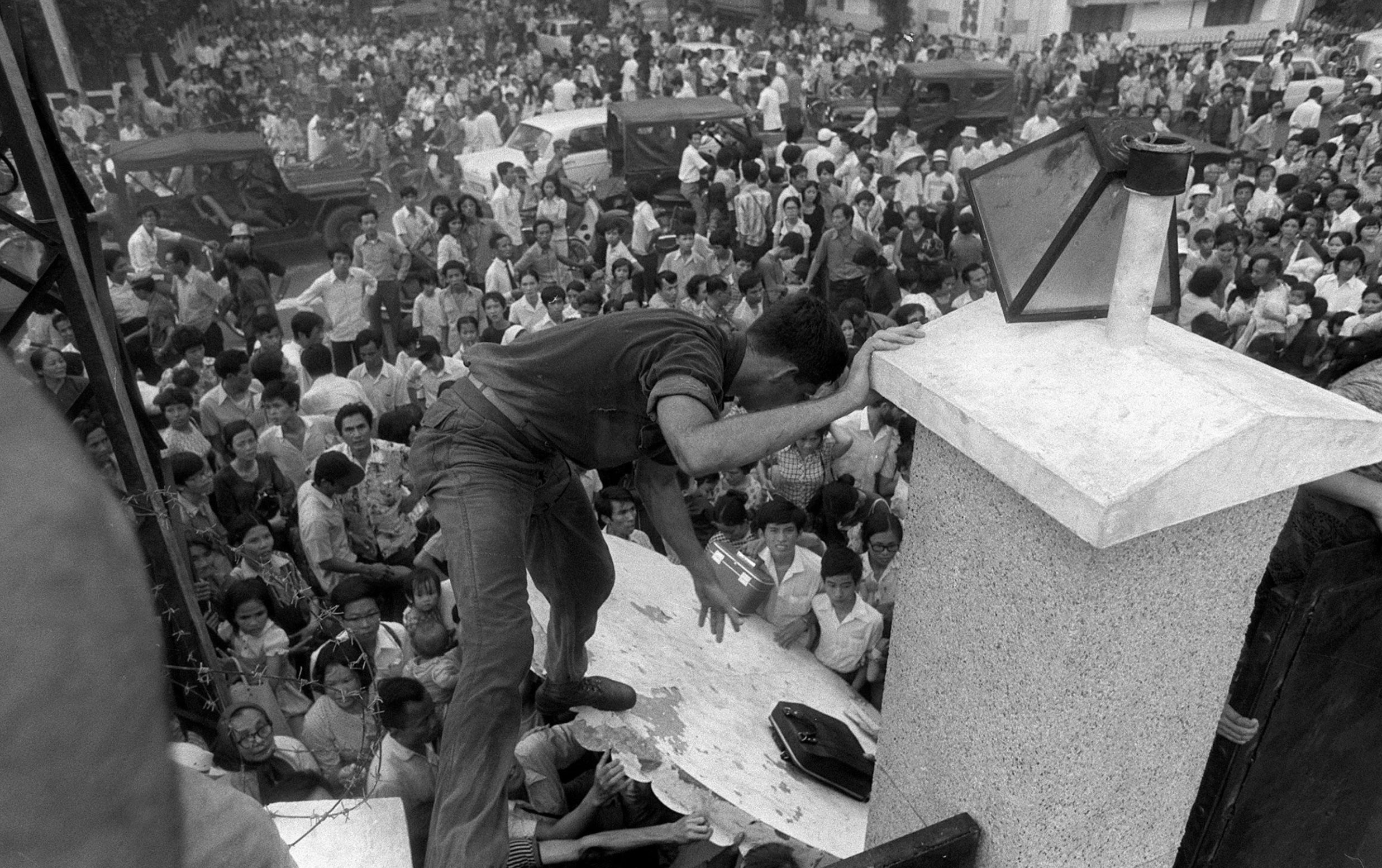 19 Photos Remembering The Fall Of Saigon