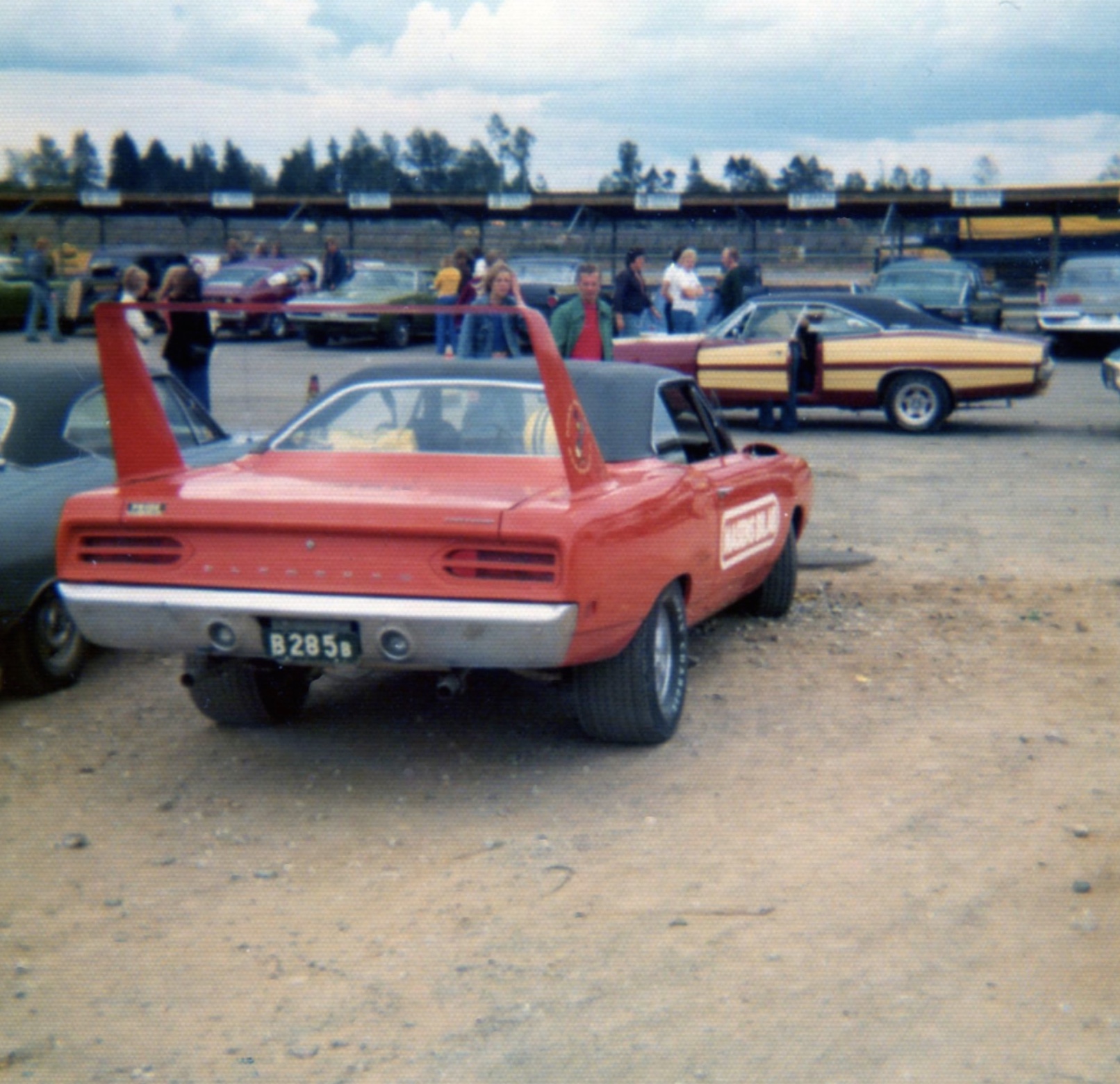 21 Photos Remembering The Peak Era Of Muscle Cars