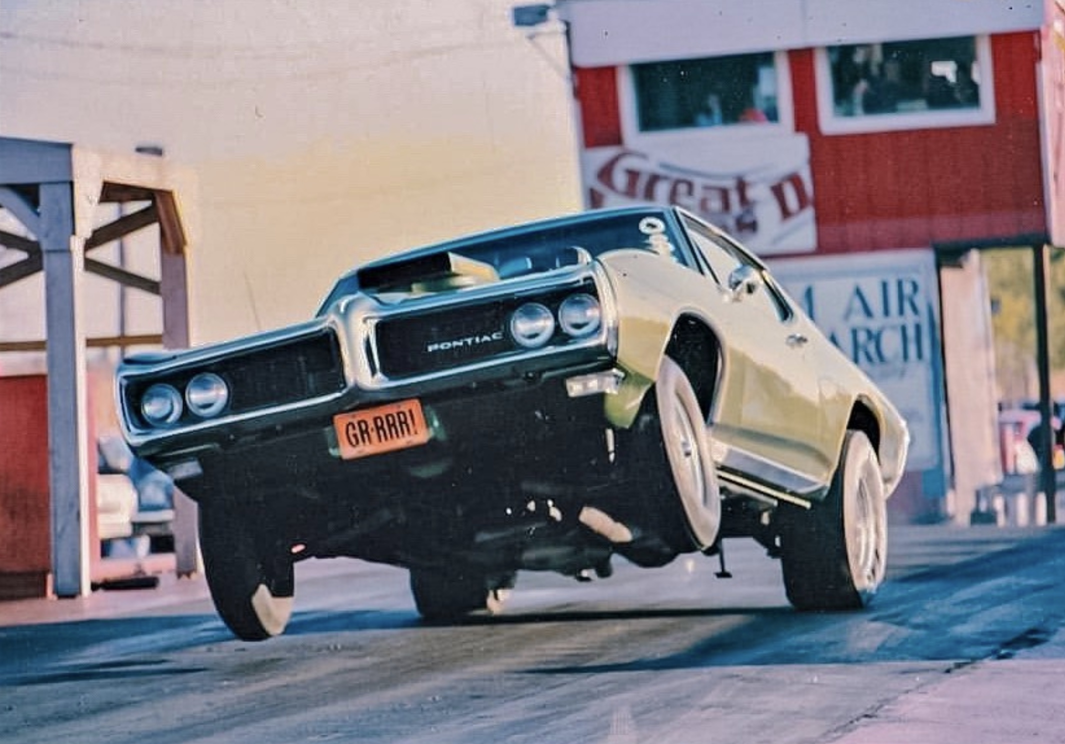 21 Photos Remembering The Peak Era Of Muscle Cars