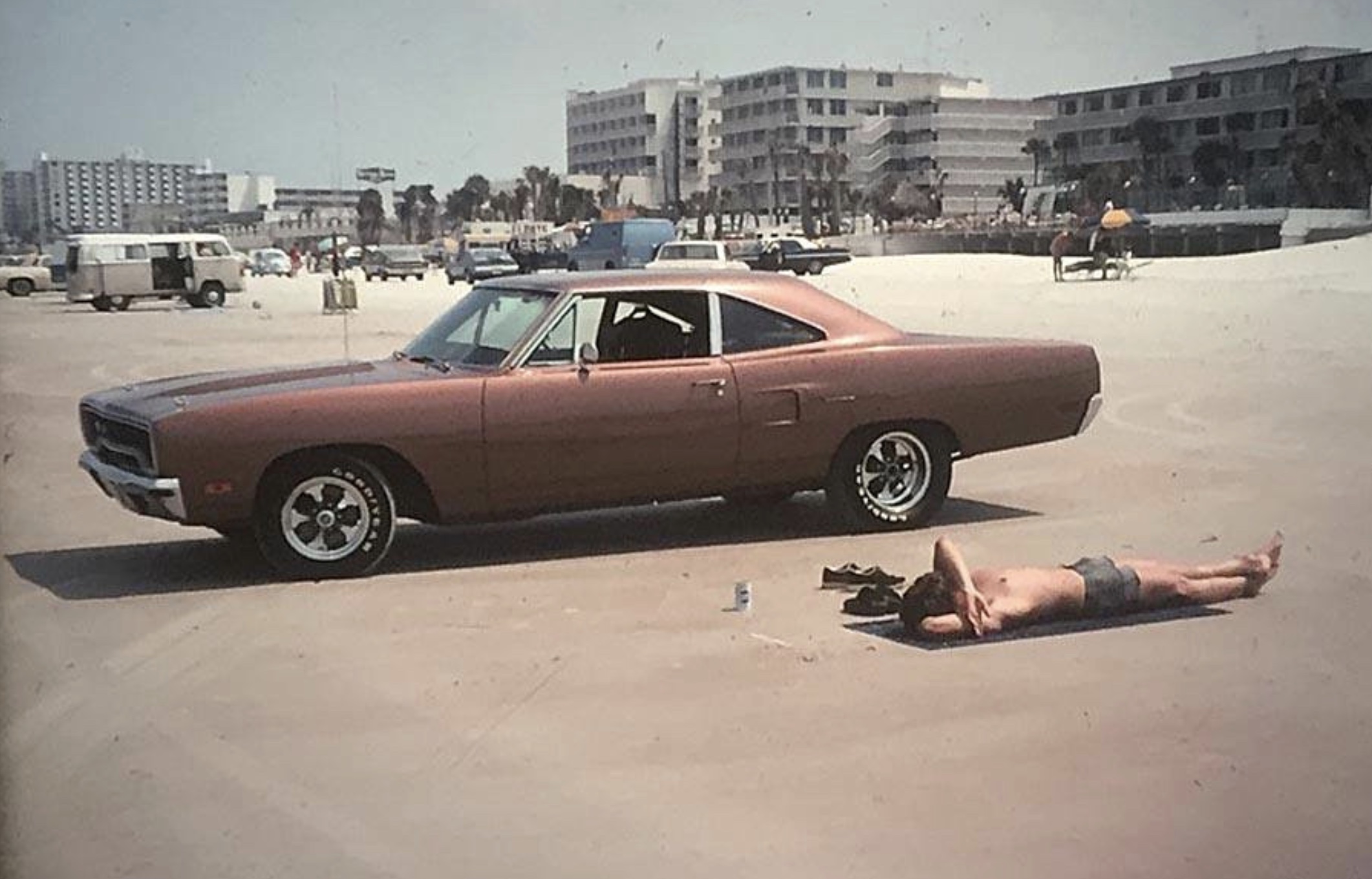 21 Photos Remembering The Peak Era Of Muscle Cars