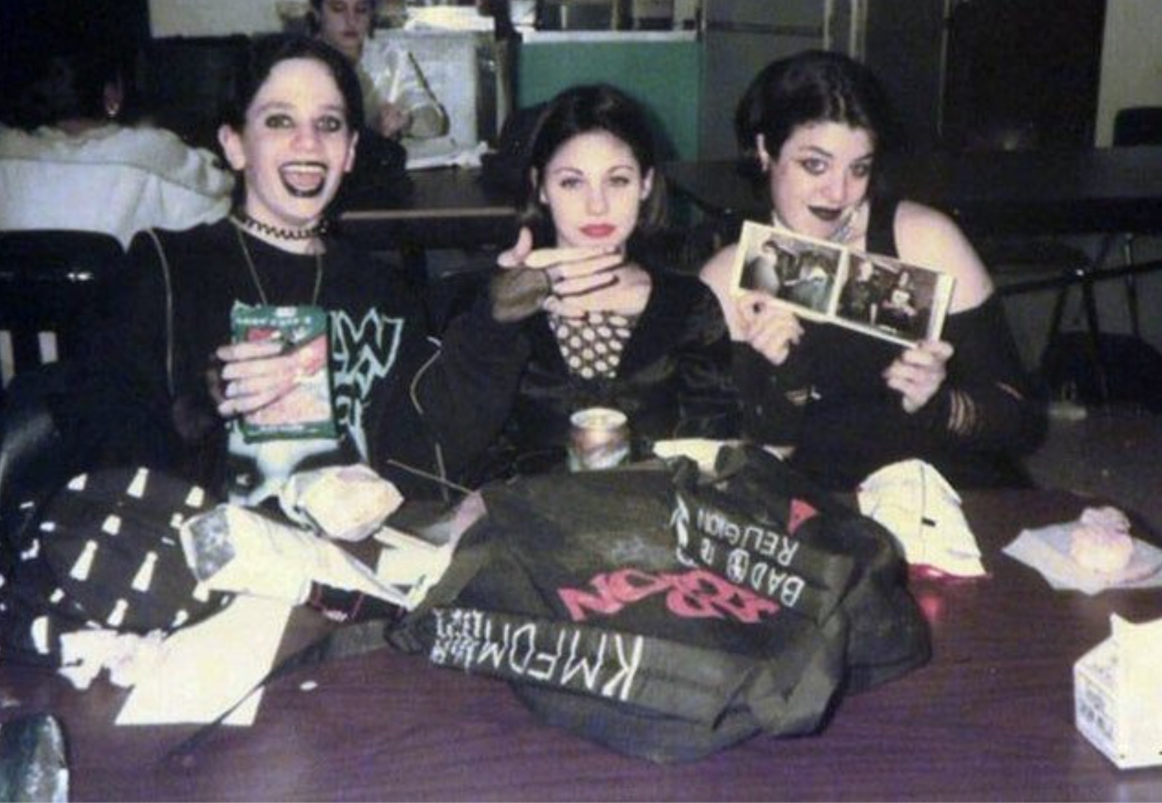 22 Photos Of Gen X Holding Down The 1990s