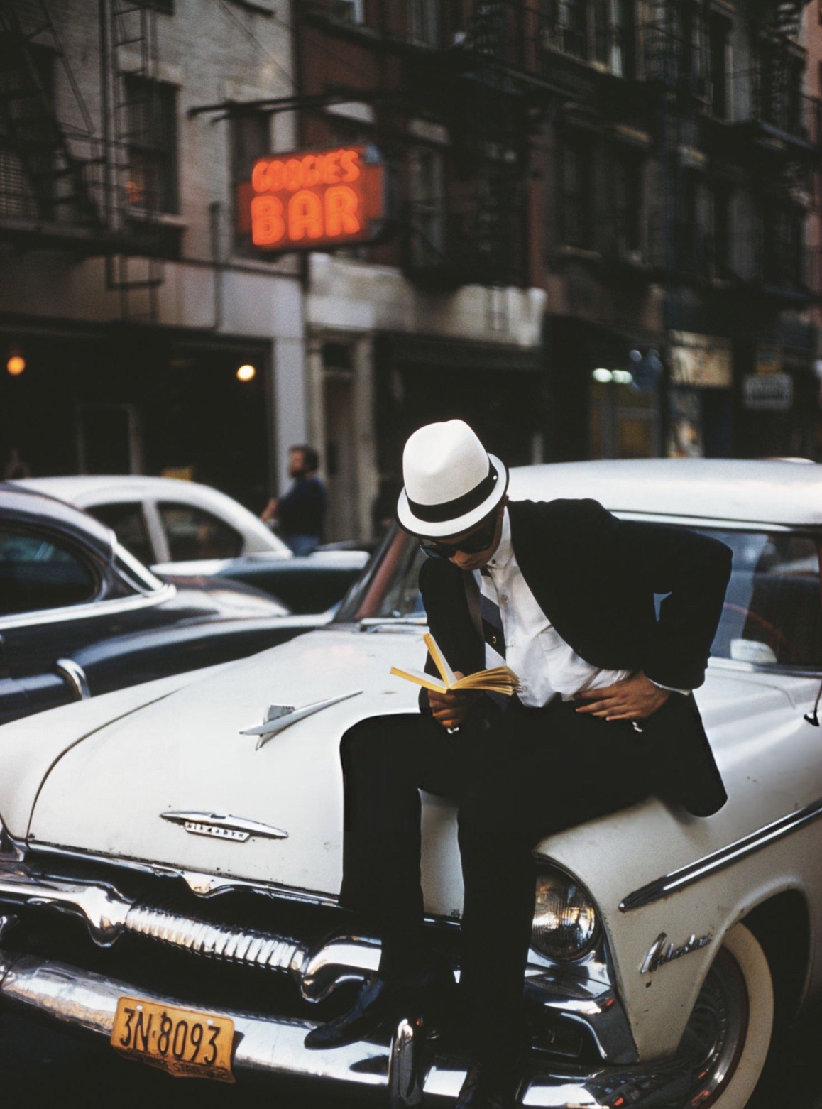 22 Vintage Pics Of Activities That Cell Phones Ruined