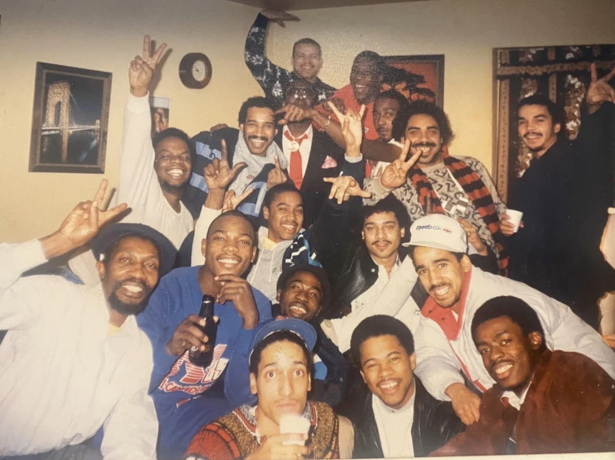 22 Vintage Pics Of Activities That Cell Phones Ruined