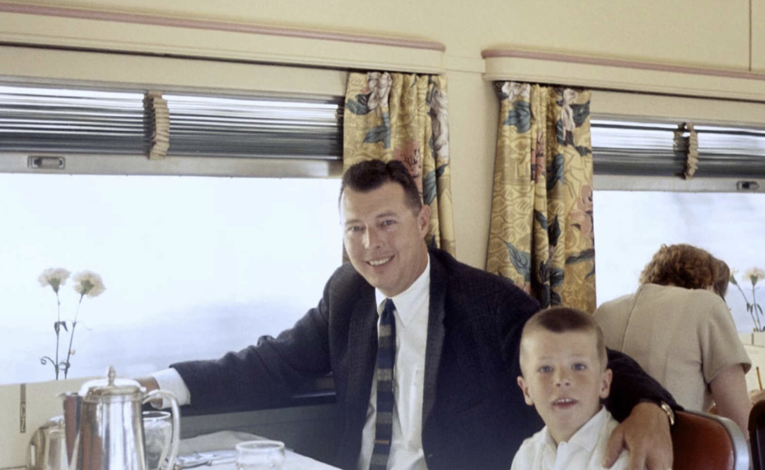 22 Vintage Pics Of Activities That Cell Phones Ruined