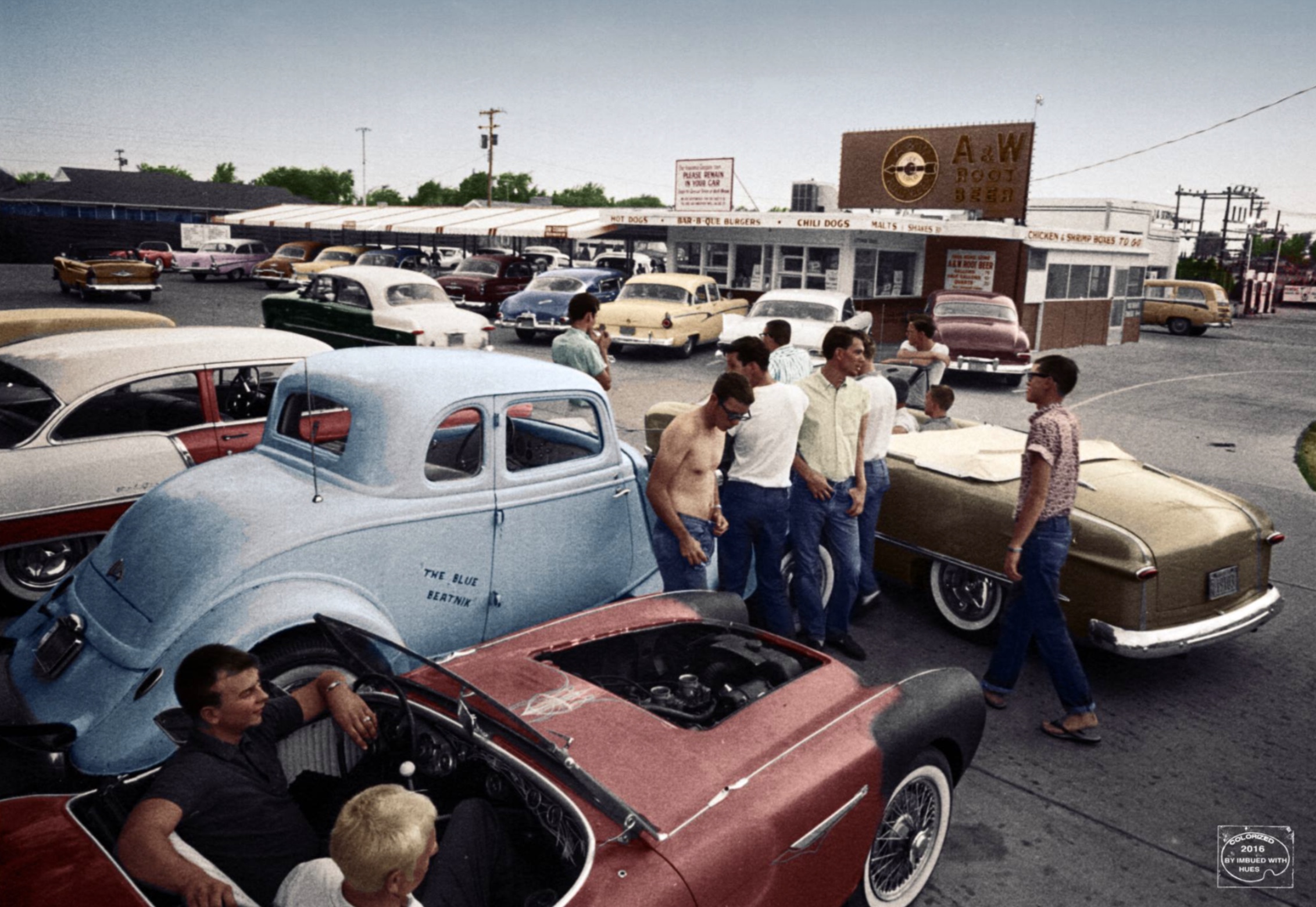 22 Vintage Pics Of Activities That Cell Phones Ruined