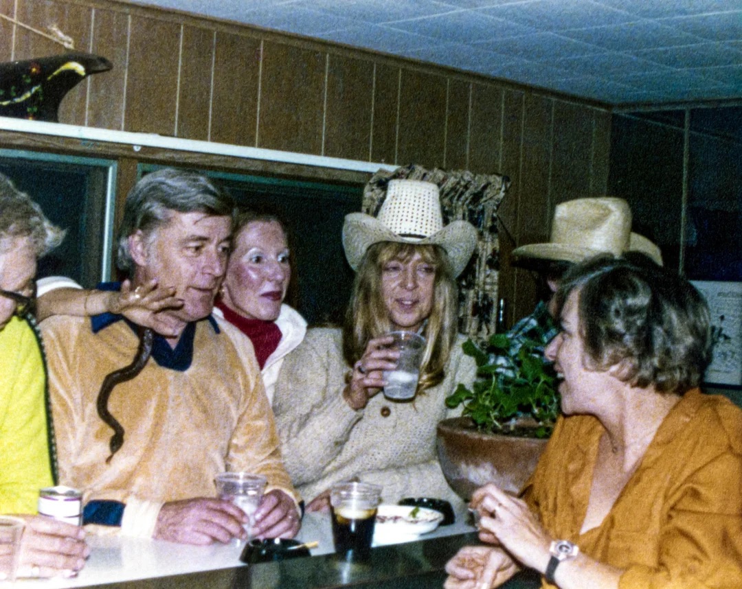 A Redditor's parents and some friends enjoying a night out - November 1979