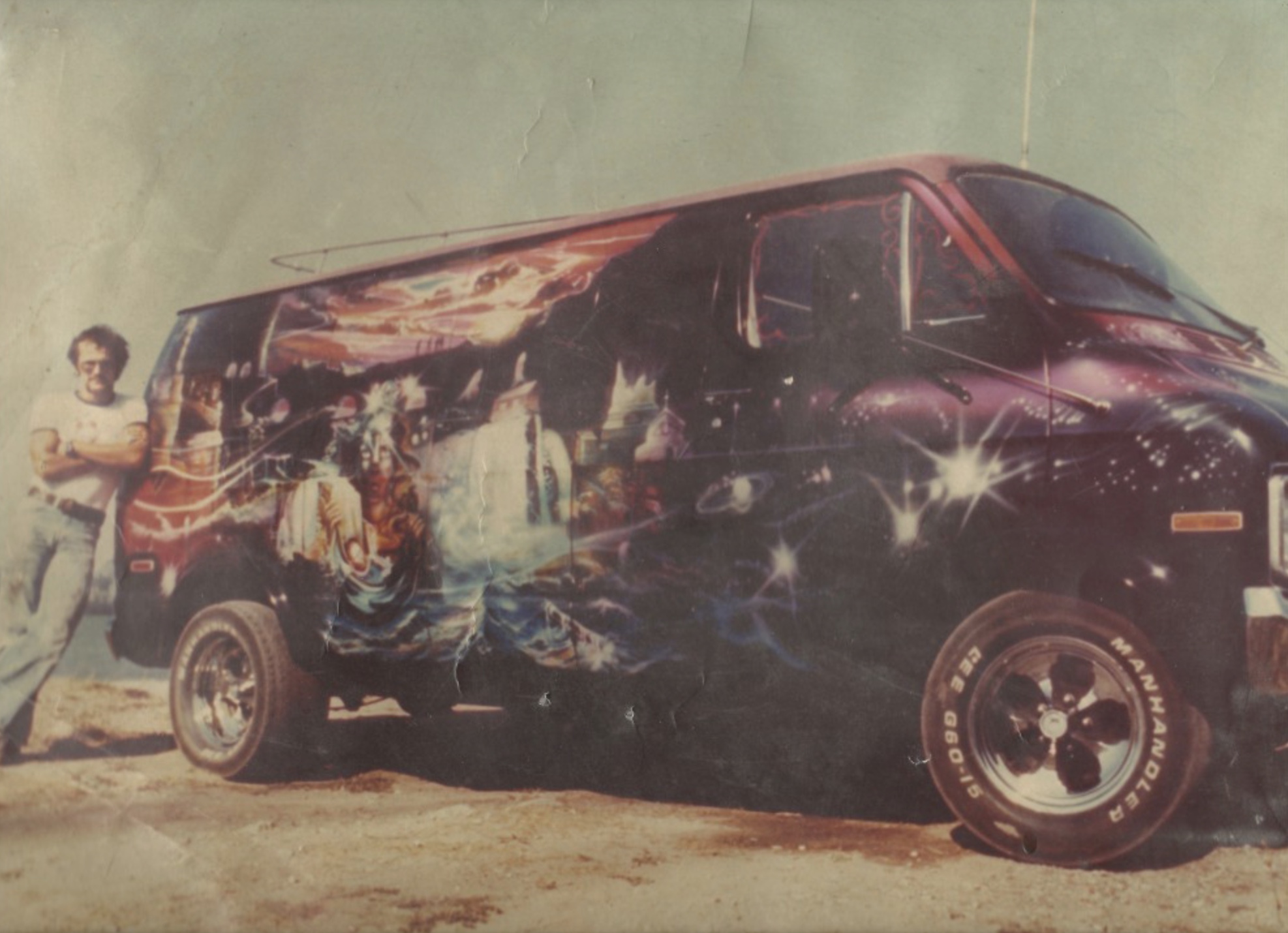 22 Photos Of Crazy 1970's Custom Van Paint Jobs