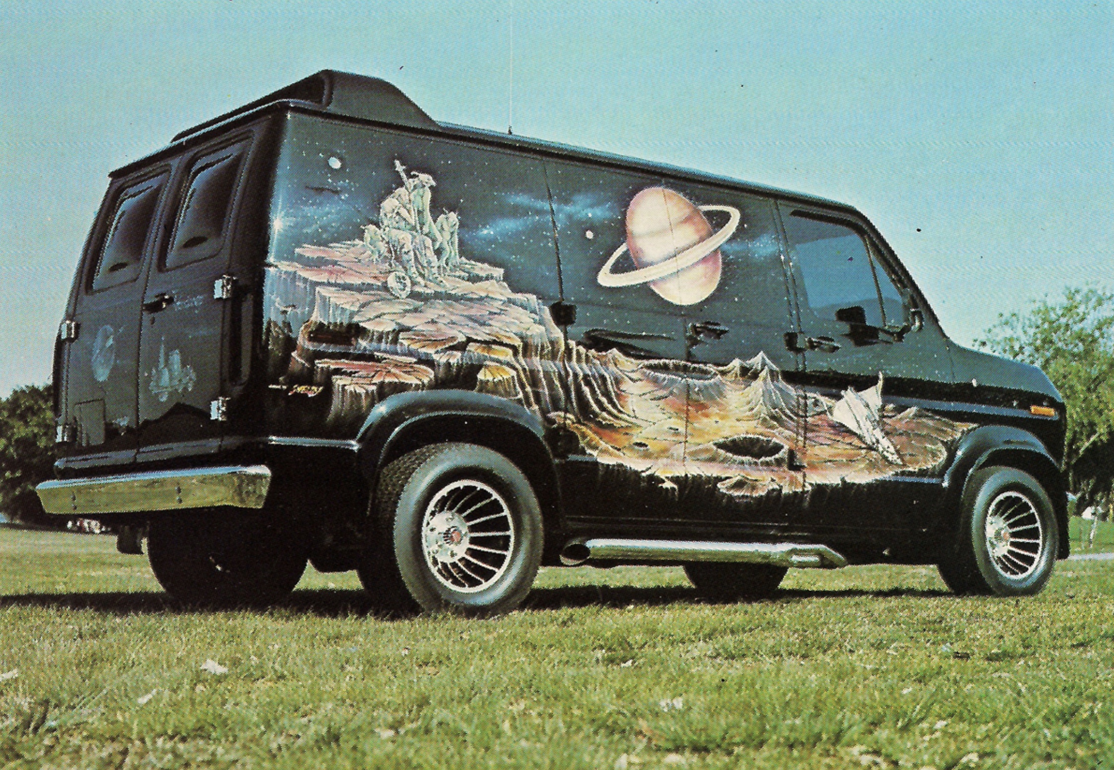 22 Photos Of Crazy 1970's Custom Van Paint Jobs