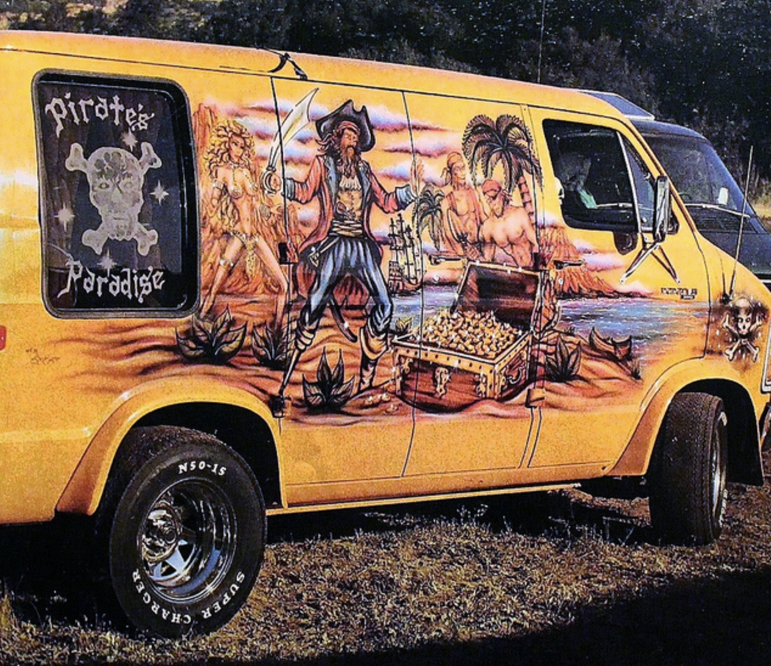 22 Photos Of Crazy 1970's Custom Van Paint Jobs