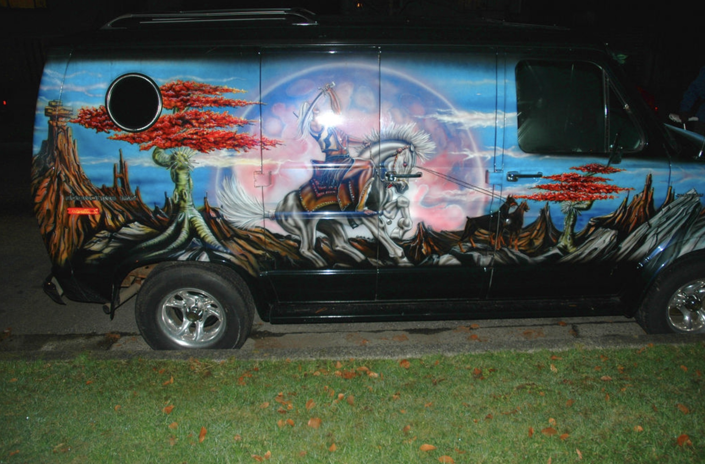 22 Photos Of Crazy 1970's Custom Van Paint Jobs