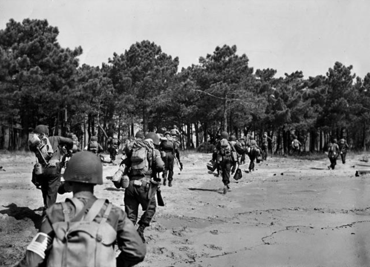 The gun positions were quickly overrun, but determined German defenders on Port Cros held out until August 17th. 