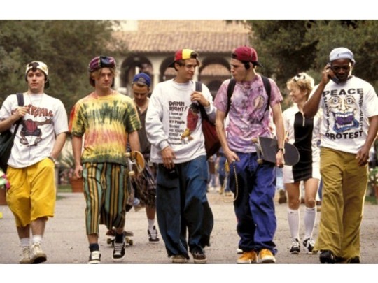 Baggy jeans with a bit of a '70s throwback.