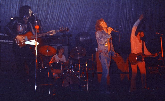 16 Smashing Pics Of The Who At The Beginning