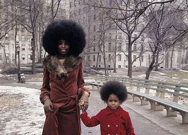 A mother and daughter in NYC - 1970
