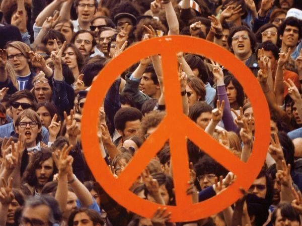 15 Pics Of Baby Boomers Booming Through The 70s