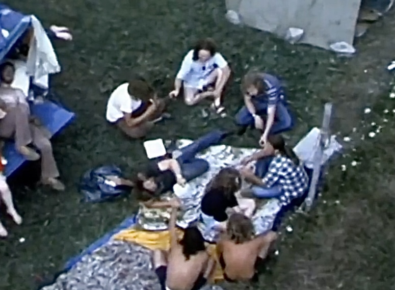 15 Pics Of Baby Boomers Booming Through The 70s