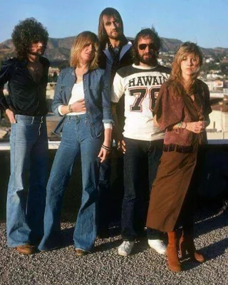 19 Photos Of Fleetwood Mac In their 1970s Heyday
