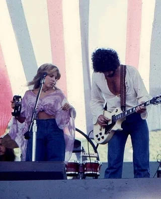19 Photos Of Fleetwood Mac In their 1970s Heyday