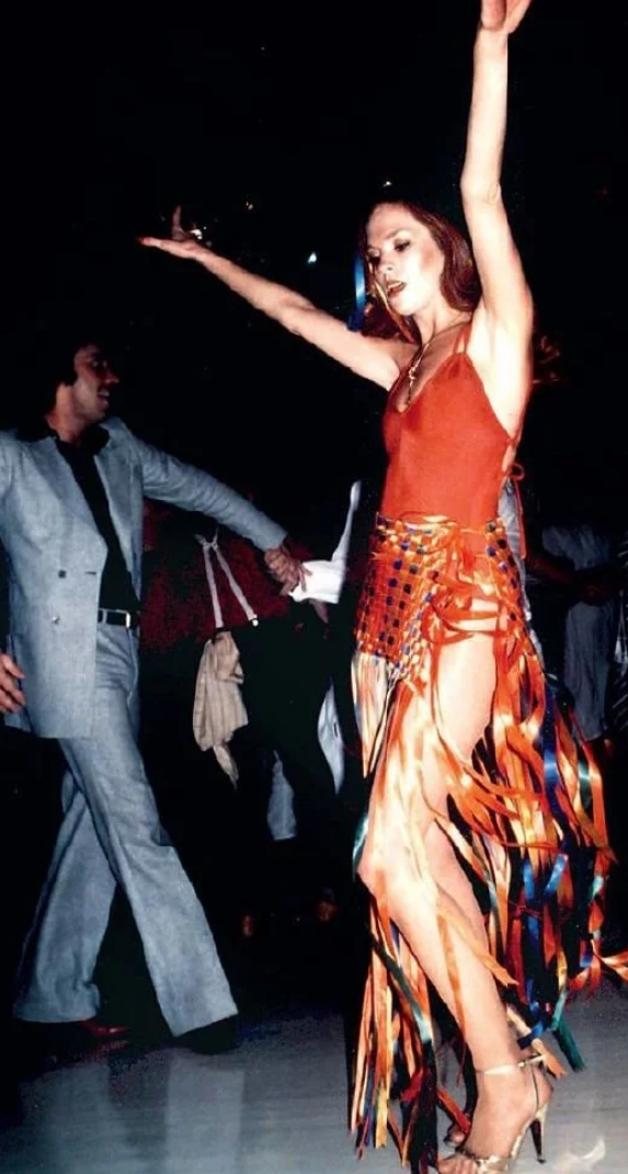 16 Photos Of Disco, Denim, And The 70s Dream