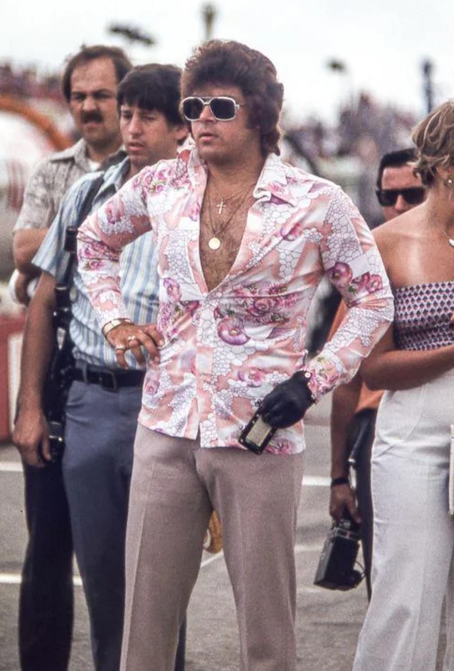 16 Photos Of Disco, Denim, And The 70s Dream