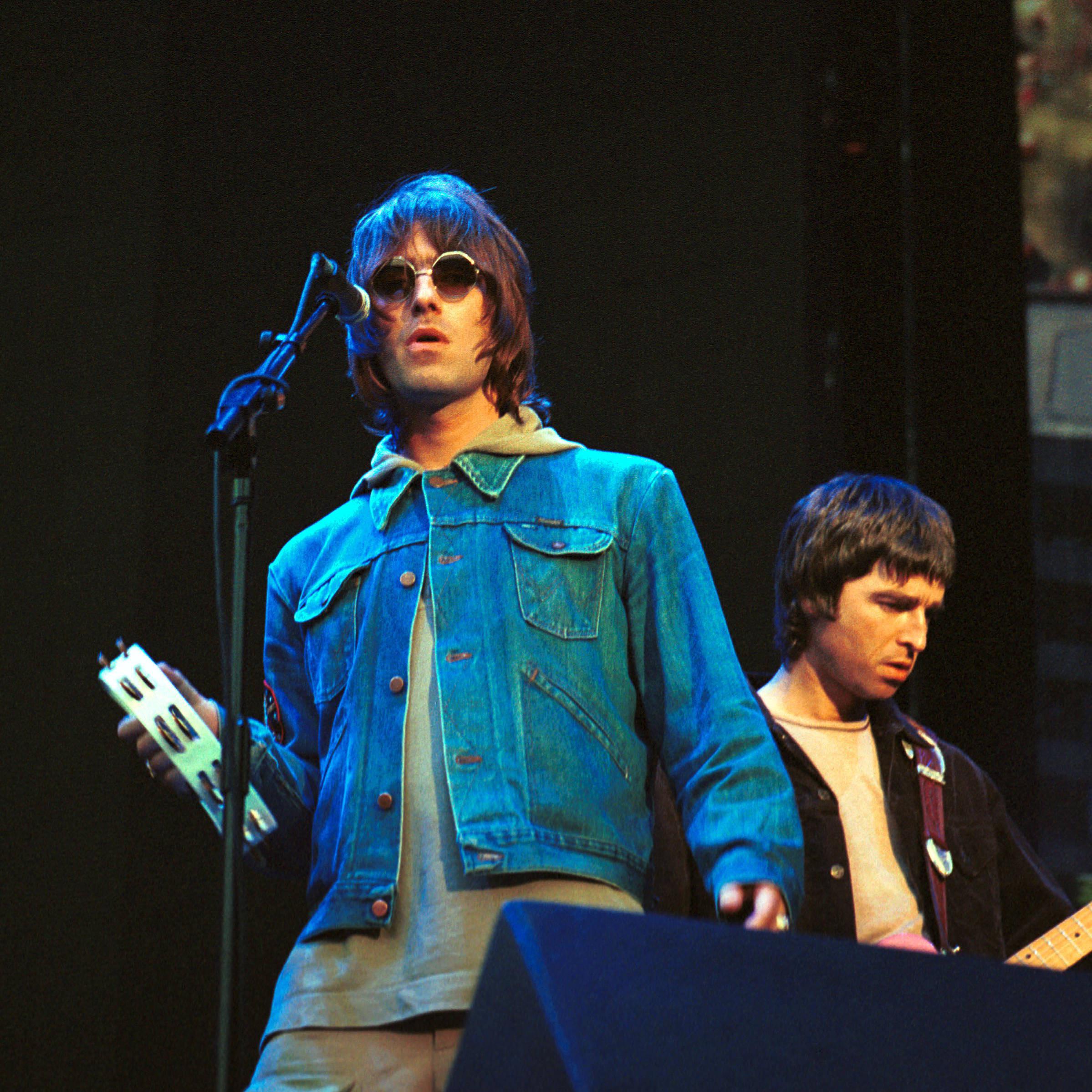 Oasis in Paris (2000)