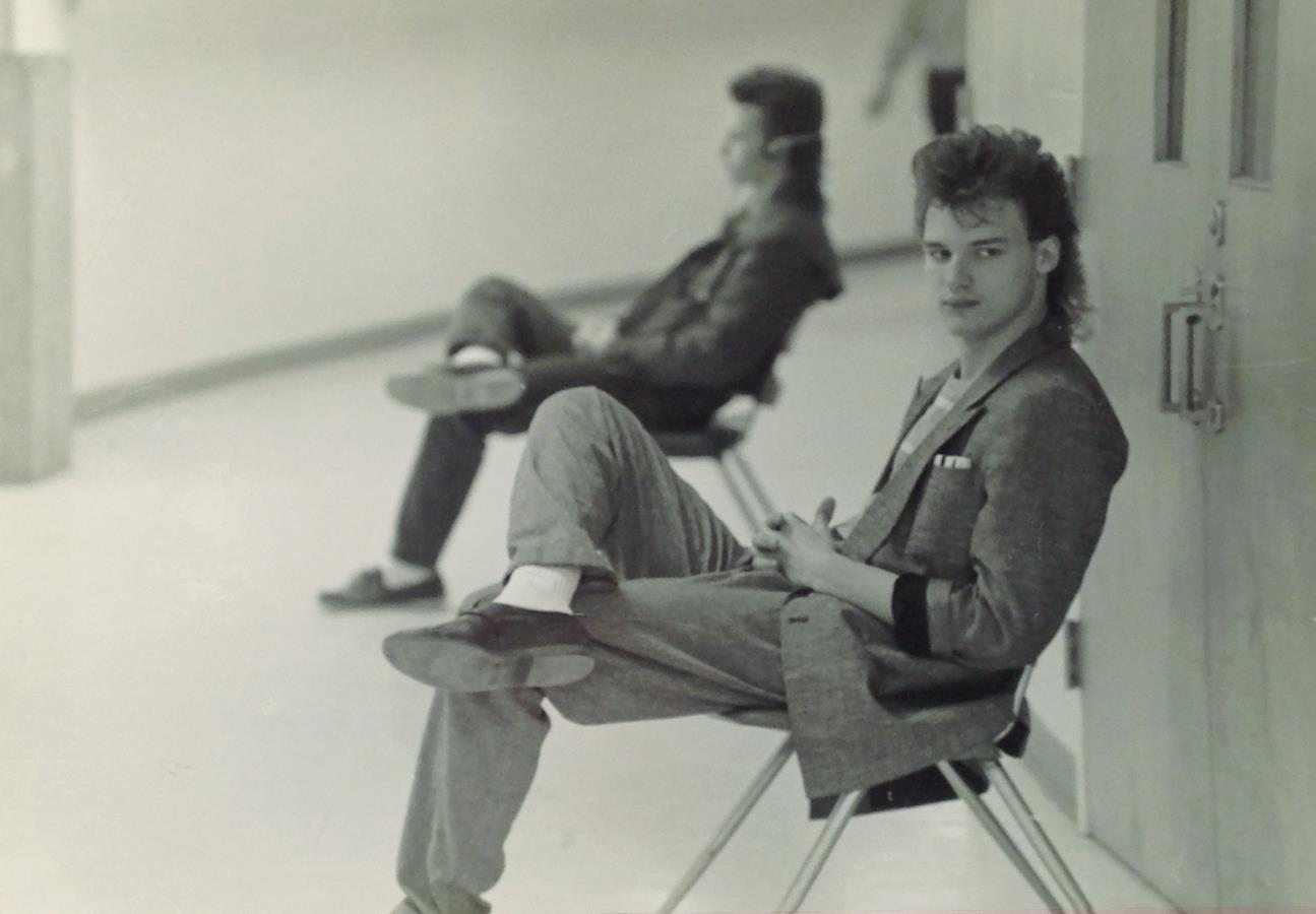 15 Pics Of Gen X In the 80s Getting Ready For The 90s