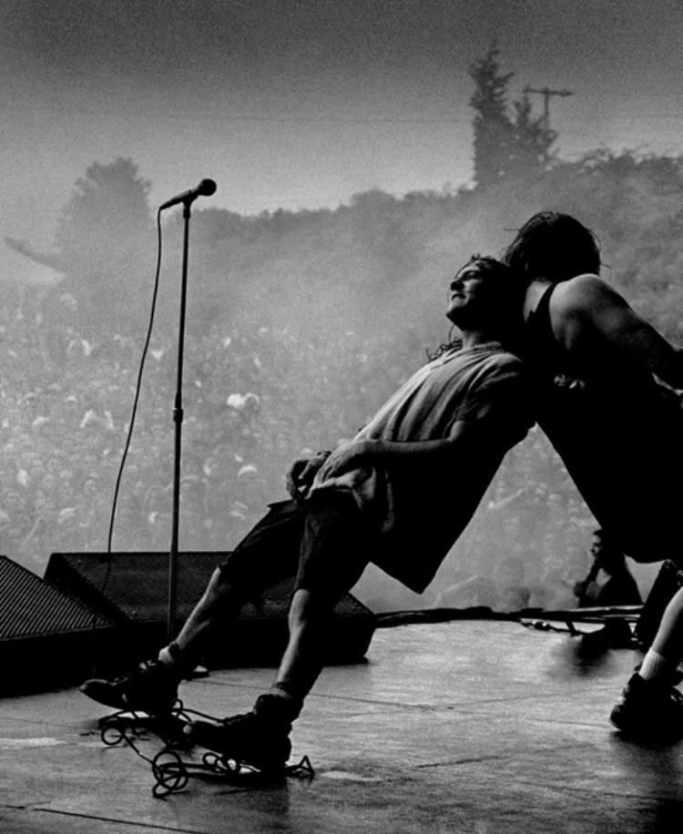 16 Photos Of Pearl Jam At The Beginning