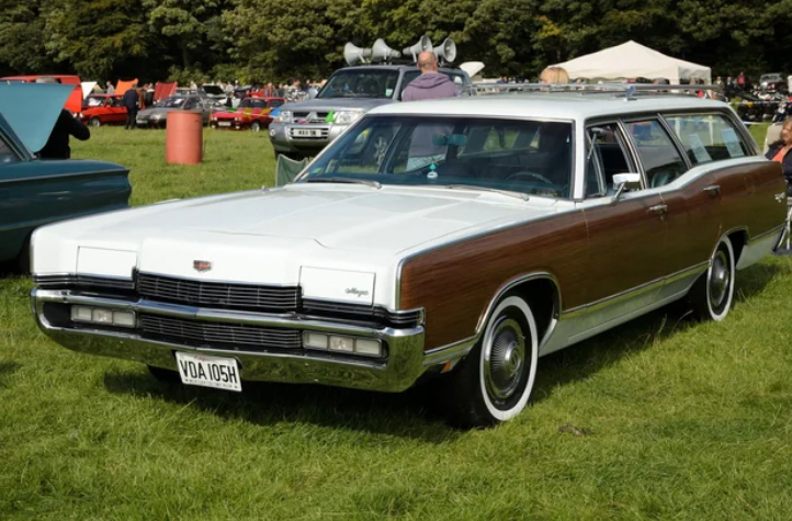 15 Photos & History Of The Woodie Station Wagon