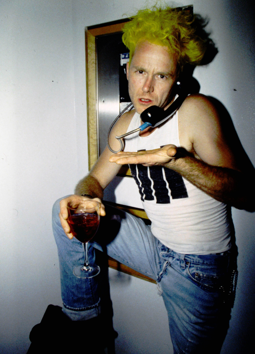 19 Photos Of Polaroids, Payphones & Pure Chaos