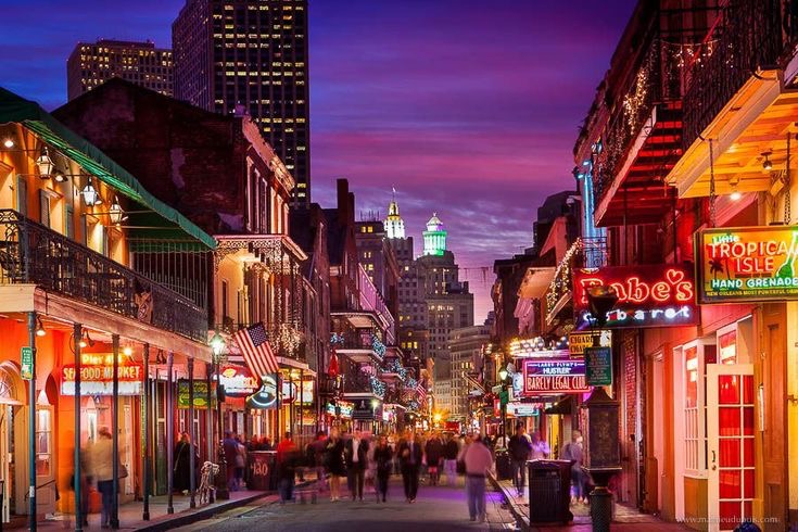 Bourbon Street – Louisiana, USA